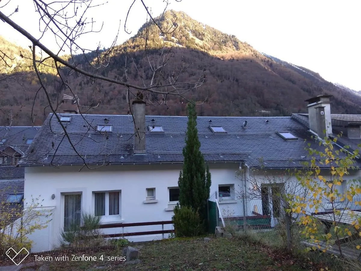 Studio Cosy Avec Terrasse Et Jardinet Apartamento Cauterets França